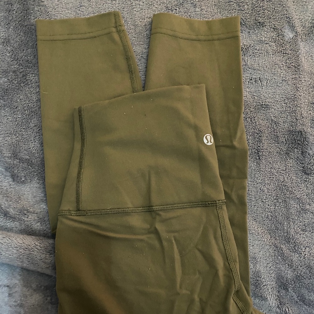 Lululemon 3/4 leggings.
